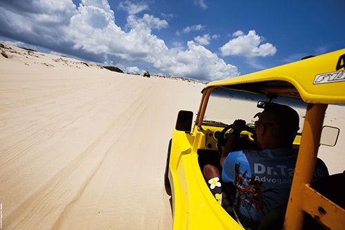 Paseos en ‘buggy’ por las dunas de Cumbuco.